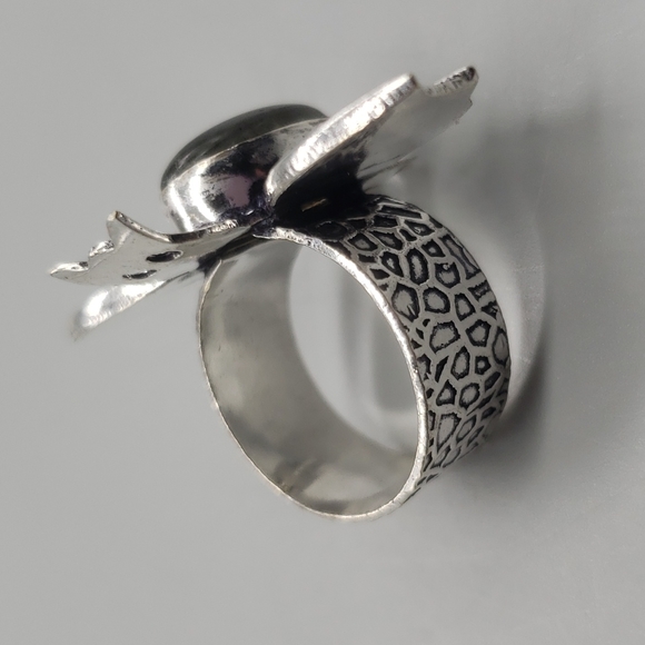 Labradorite Bat Ring - Picture 5 of 6